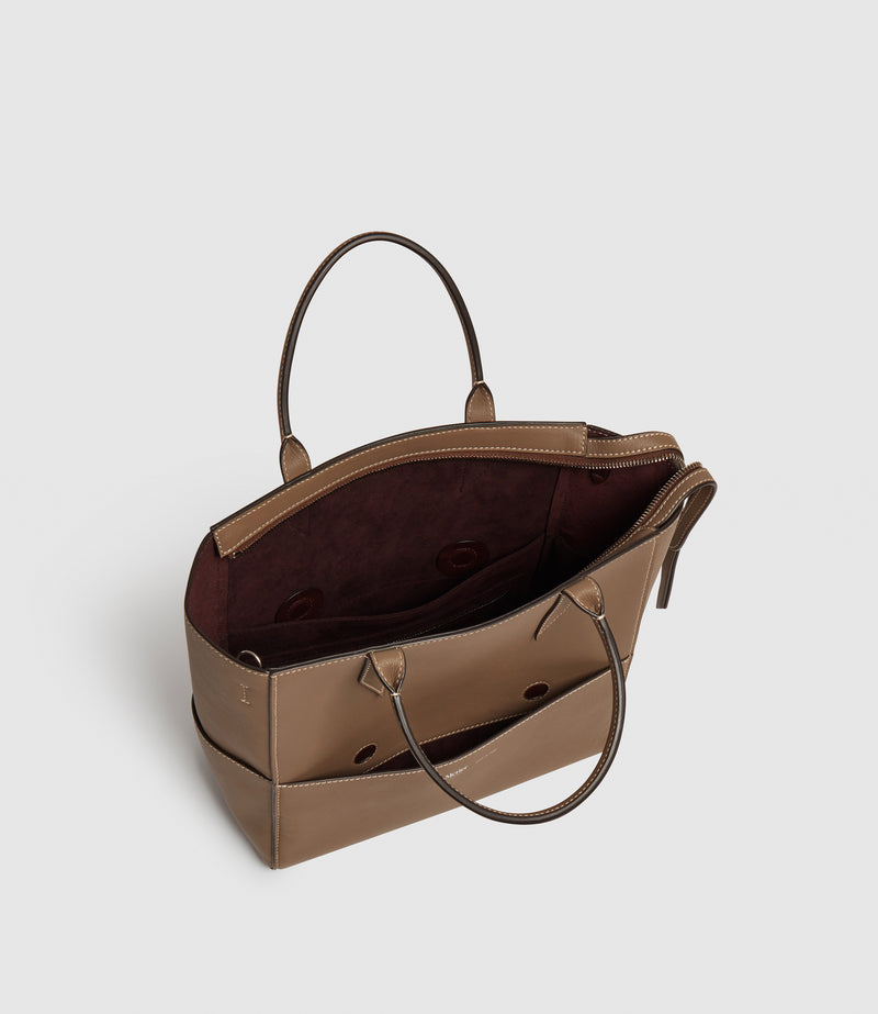 Incognito Crossbody Cabas Smooth Calfskin Taupe