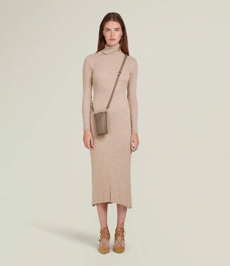 Minimalist Double Smooth Calfskin Taupe