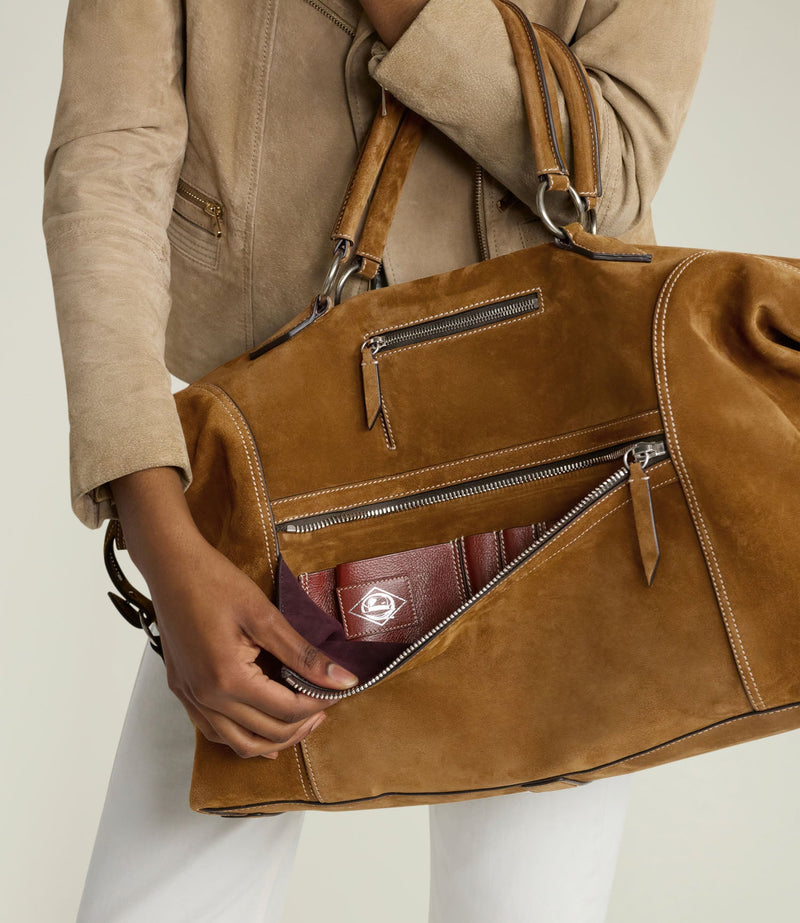 W INDIANA JONES™ Vagabond Duffle Marrakech Suede – Collector’s Edition 2/10