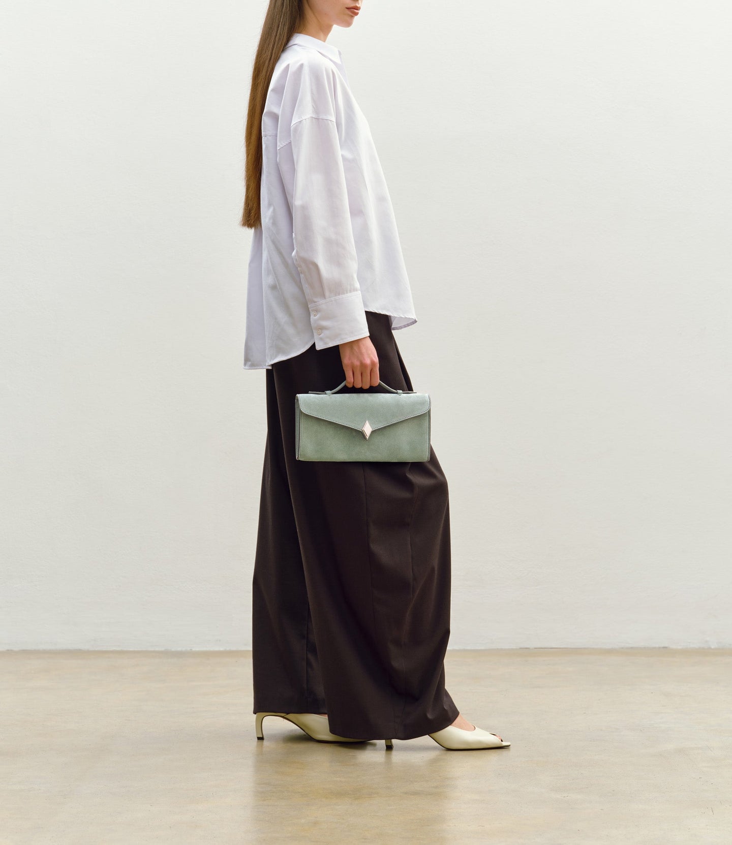Edge Clutch Suede Terra
