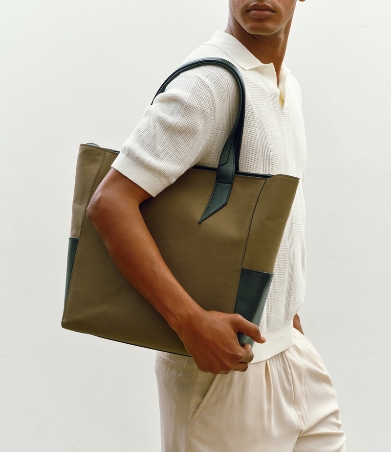 Passerby North-South Military Twill with Elvis Black
