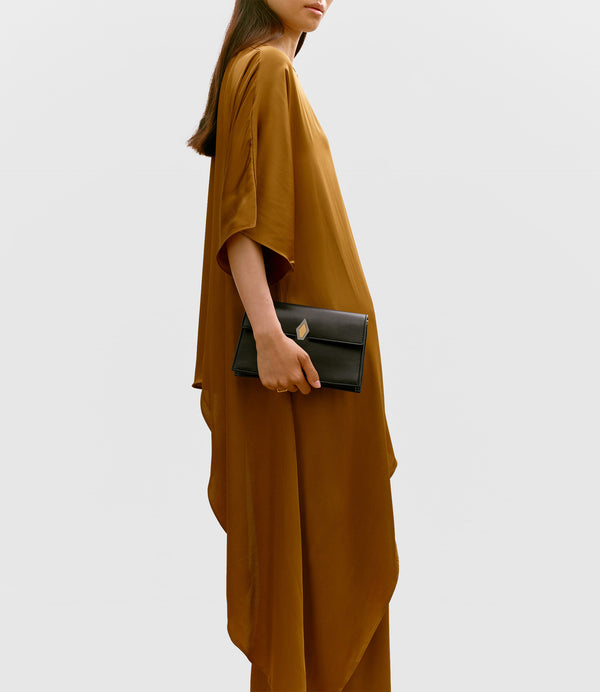 Parallel 22 Buttery Nappa Black with Tonal Hardware