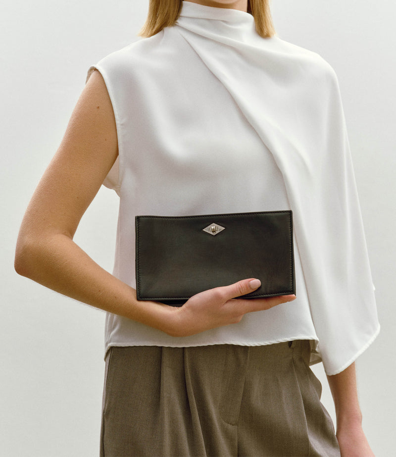 Ease 28 Buttery Nappa Black