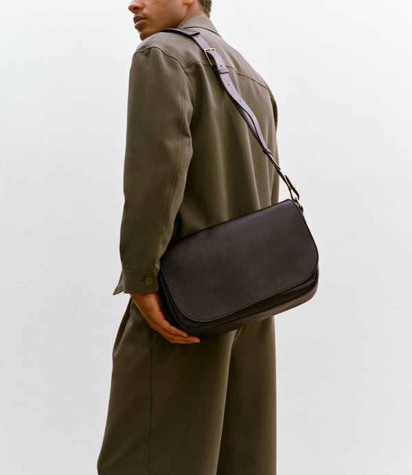 Hunter Messenger Elvis Cacao