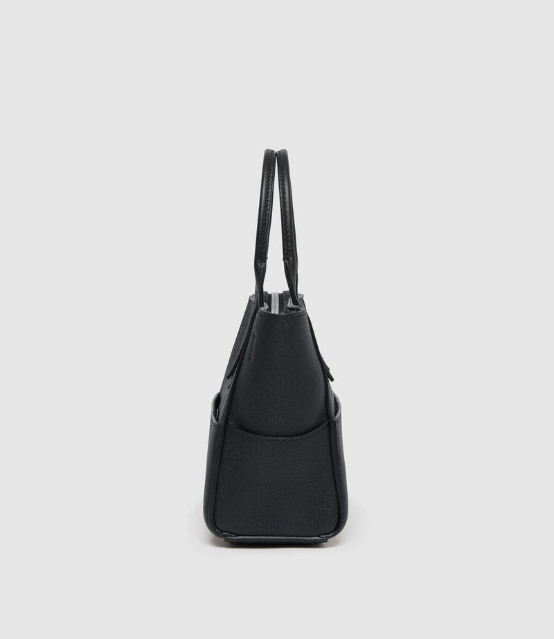 Incognito 20 Soft Grain Leather Black