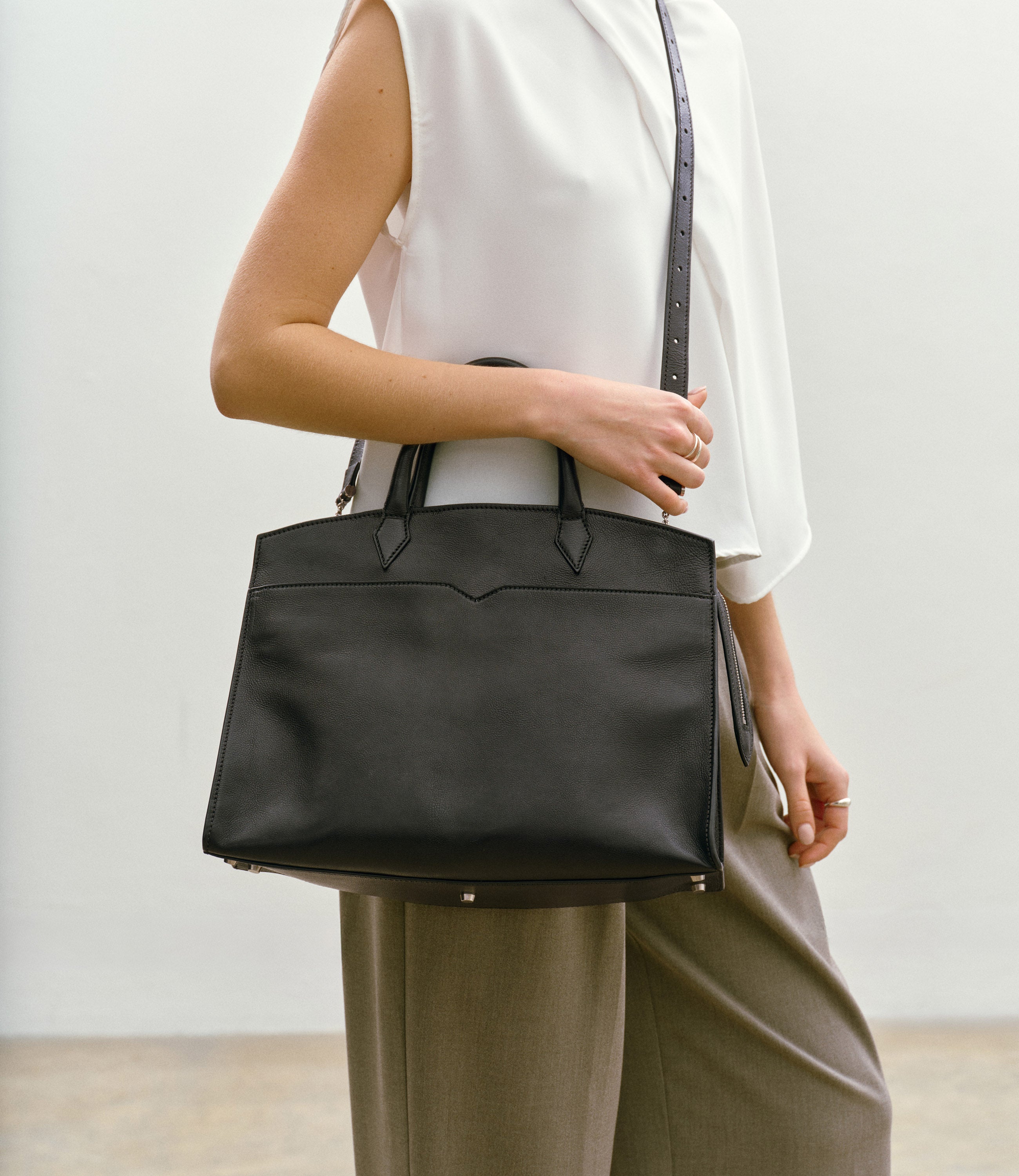 Pendulum 36 Marianne Leather Black | Métier US