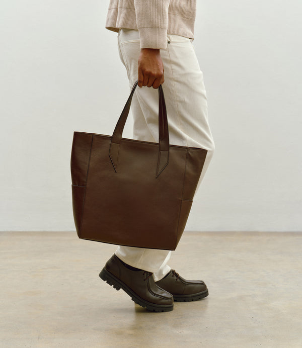 Passerby North-South Elvis Walnut