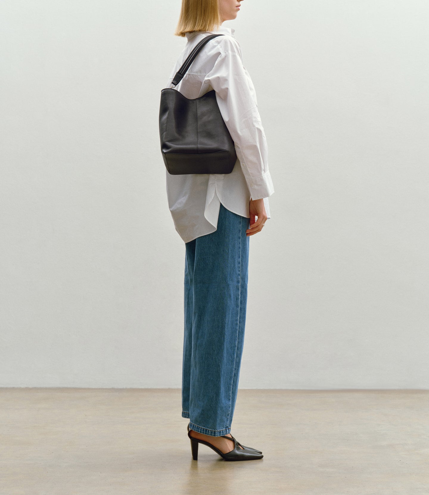 Twist 22 Supple Calfskin Black