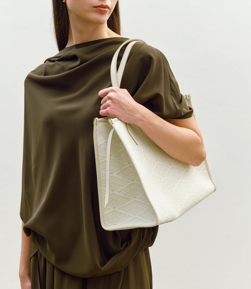 Chameleon 34 Oversized Diamond Jacquard Grey with Bianco