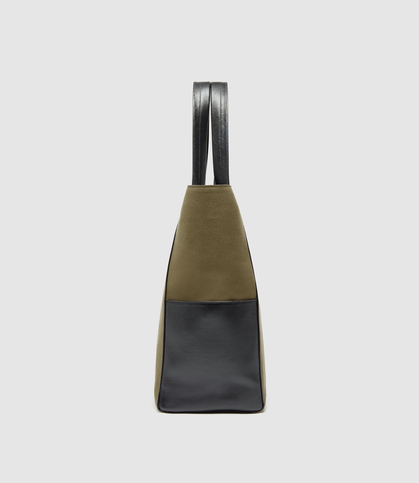 Passerby North-South Military Twill with Elvis Black