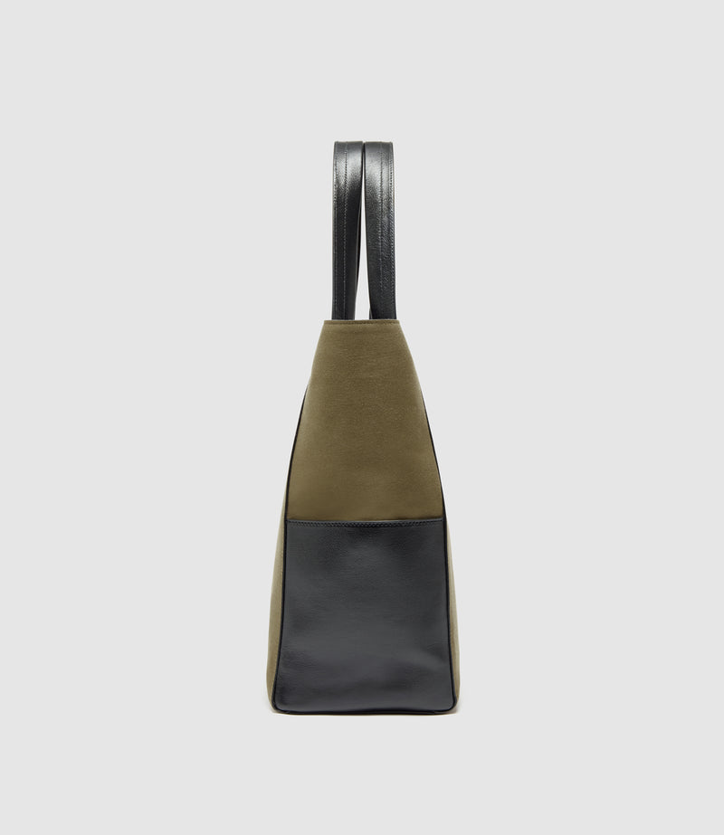 Passerby North-South Military Twill with Elvis Black