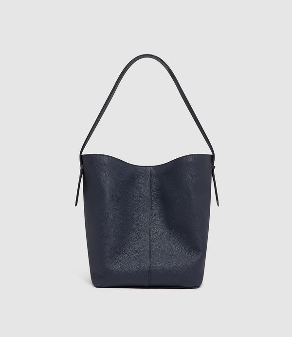 Tilt 22 Soft Grain Leather Midnight