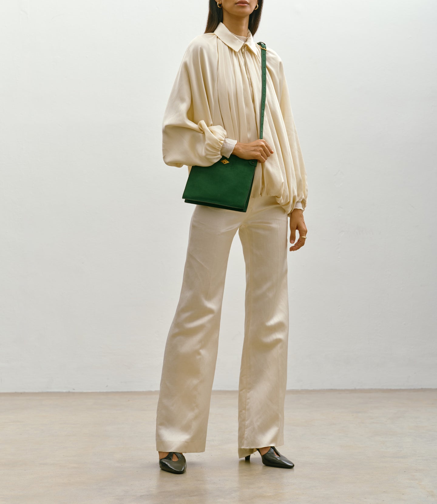 Stowaway Crossbody Nubuck Bright Emerald