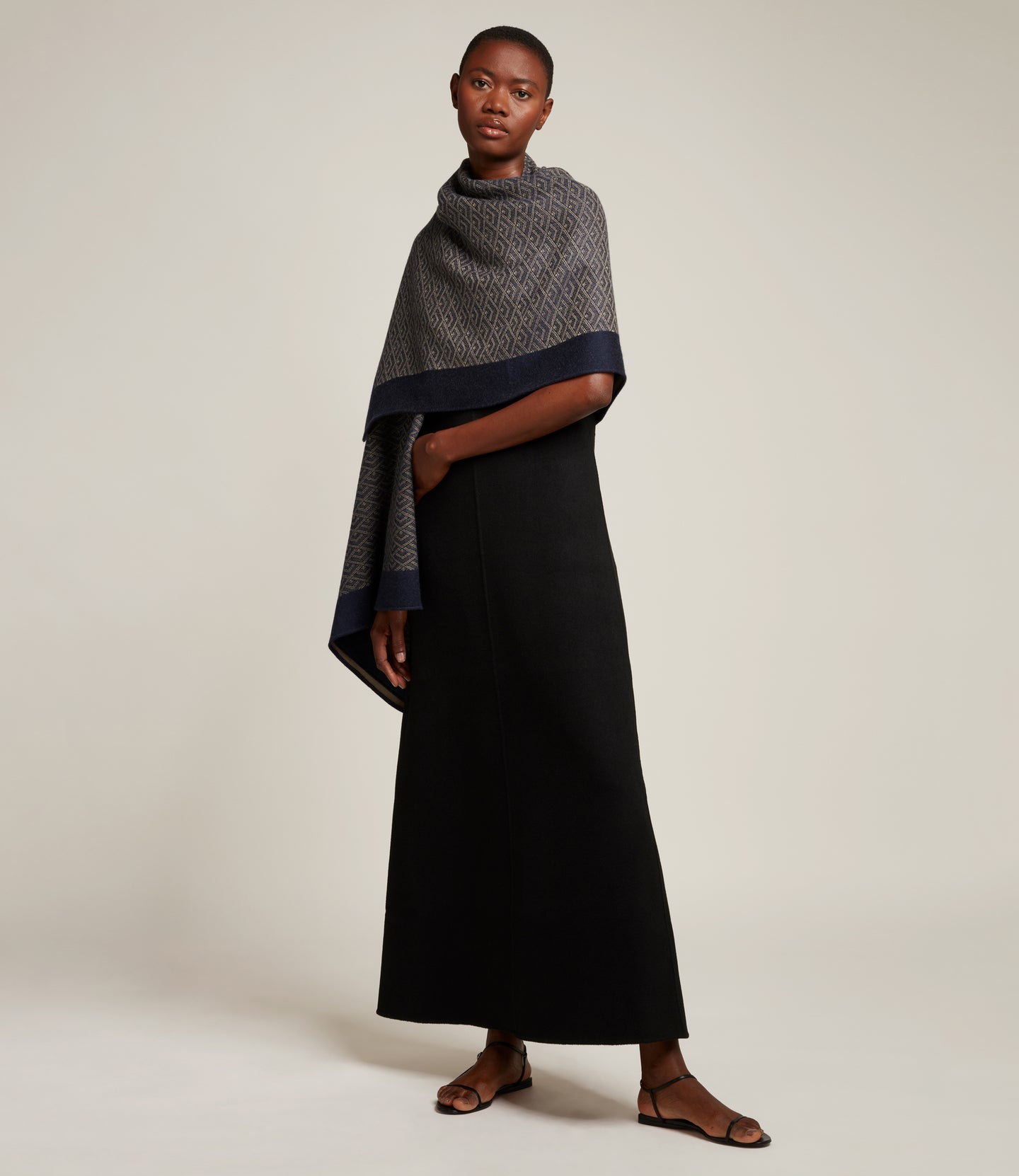 Small Cashmere Throw Navy and Natural