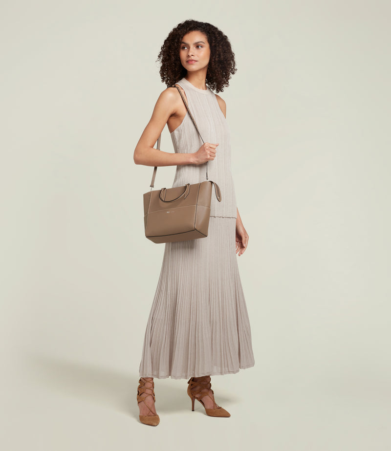 Incognito Crossbody Cabas Smooth Calfskin Taupe