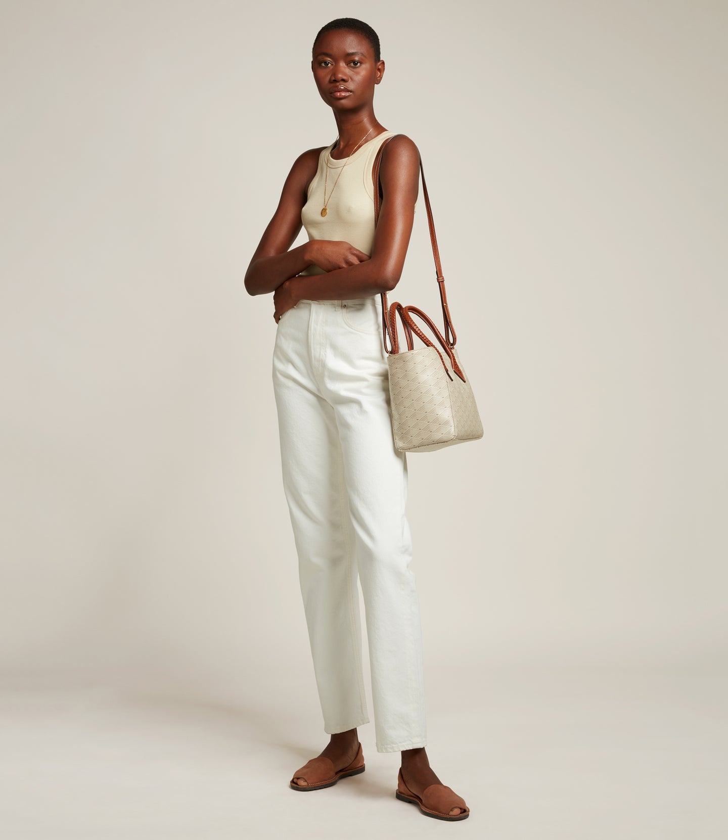 Vérité Medium Signature Canvas Light