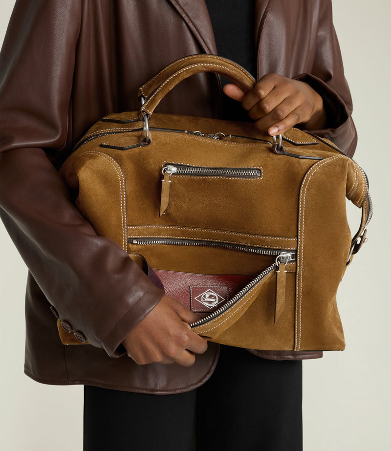 W INDIANA JONES™ Vagabond Messenger Marrakech Suede – Collector’s Edition 4/10